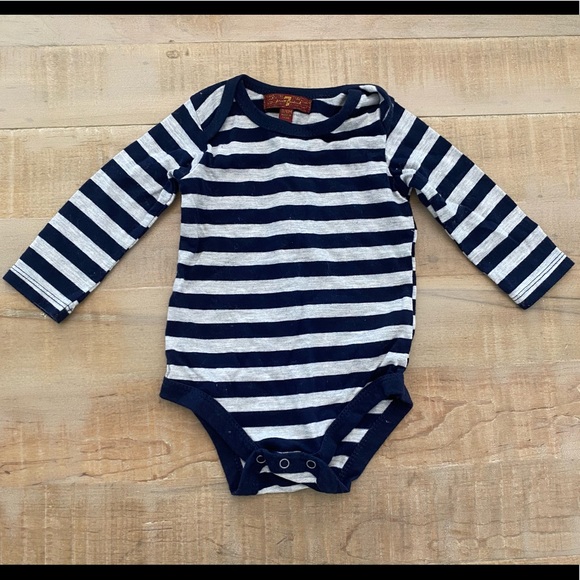3 lot baby Boy clothes onesie bodysuit short long sleeve 7 for all mankind - Picture 2 of 7